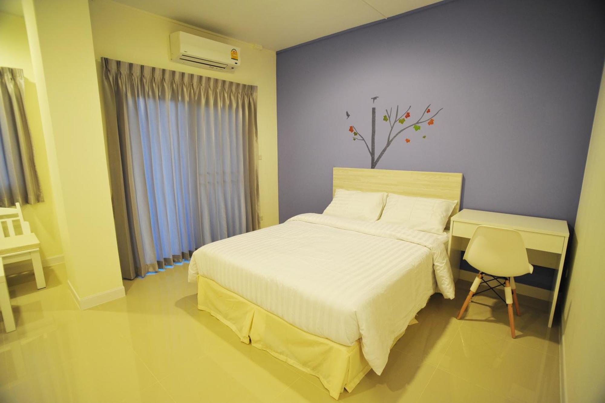 The Garden Living Hotel Банкок Екстериор снимка