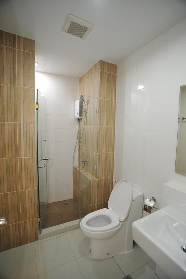 The Garden Living Hotel Банкок Екстериор снимка