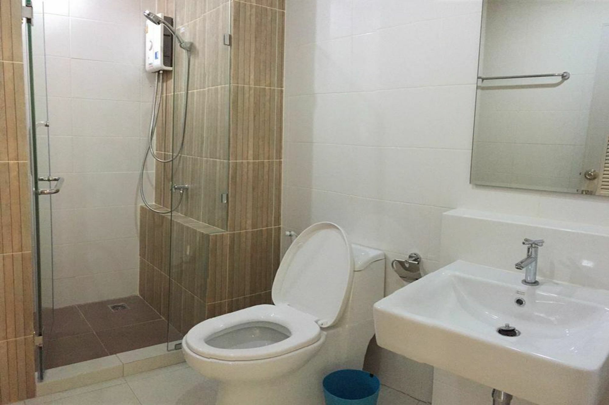The Garden Living Hotel Банкок Екстериор снимка