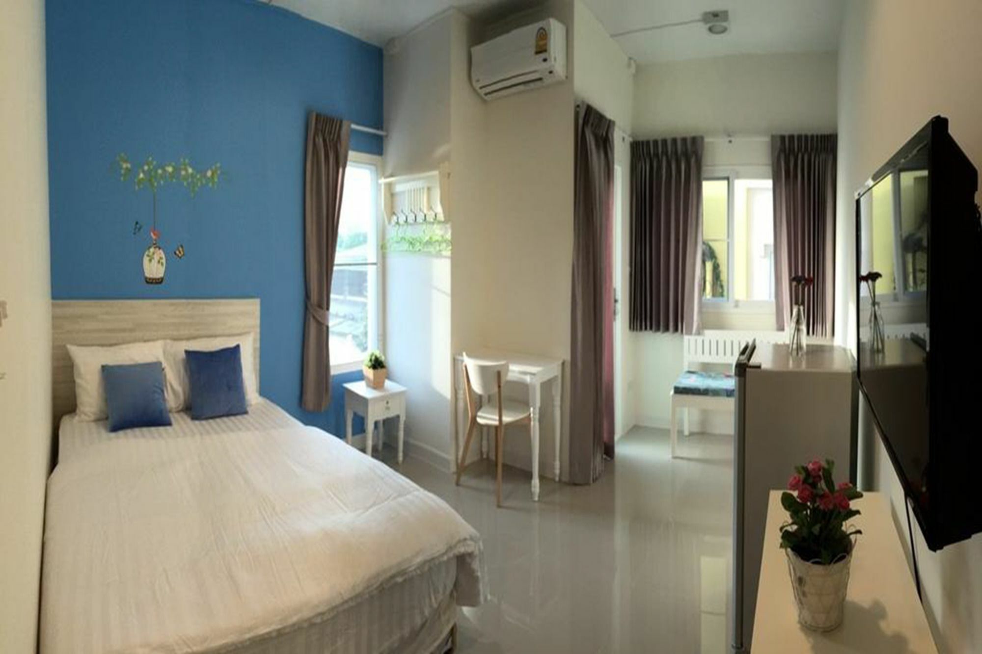 The Garden Living Hotel Банкок Екстериор снимка