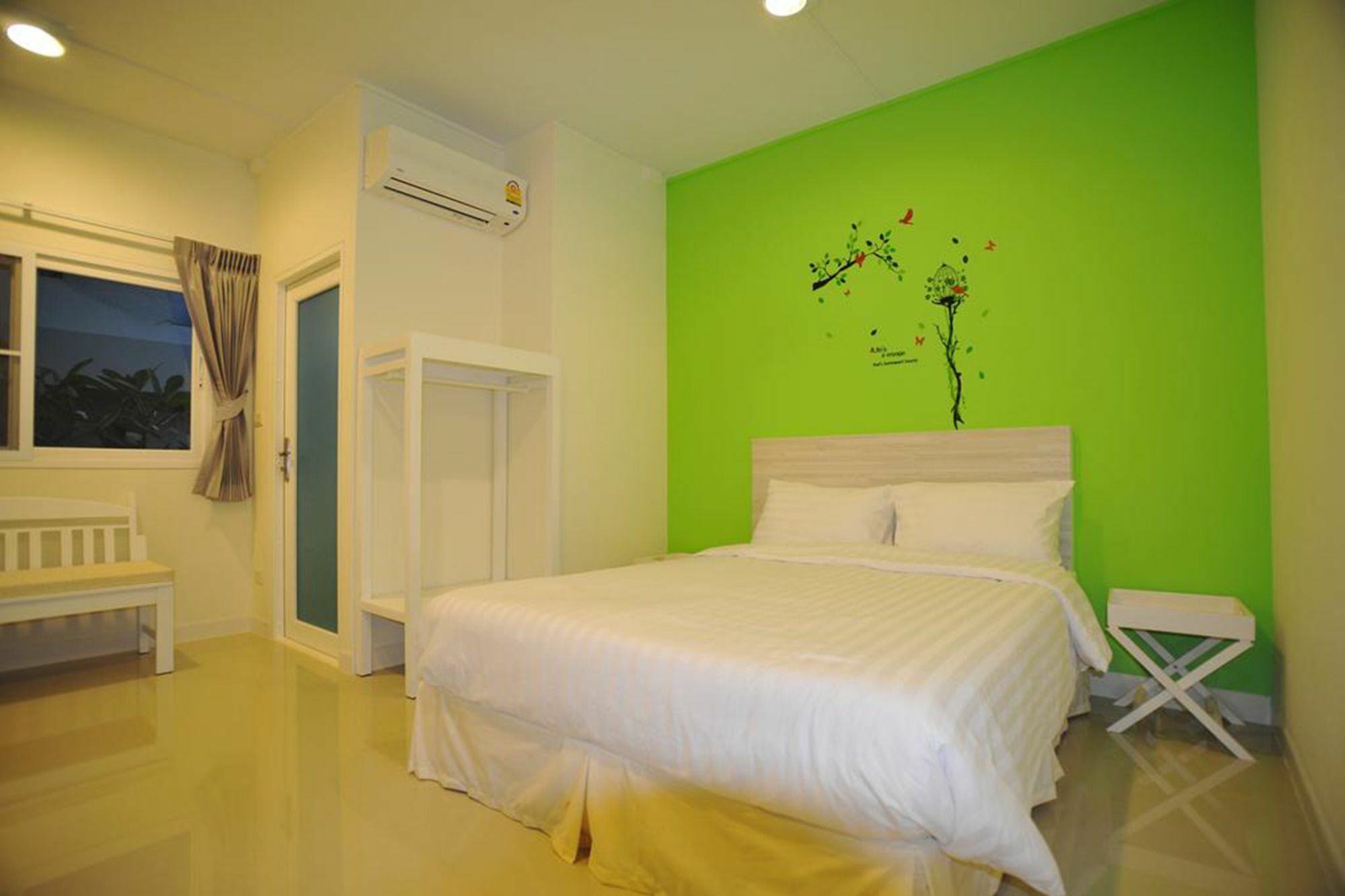 The Garden Living Hotel Банкок Екстериор снимка