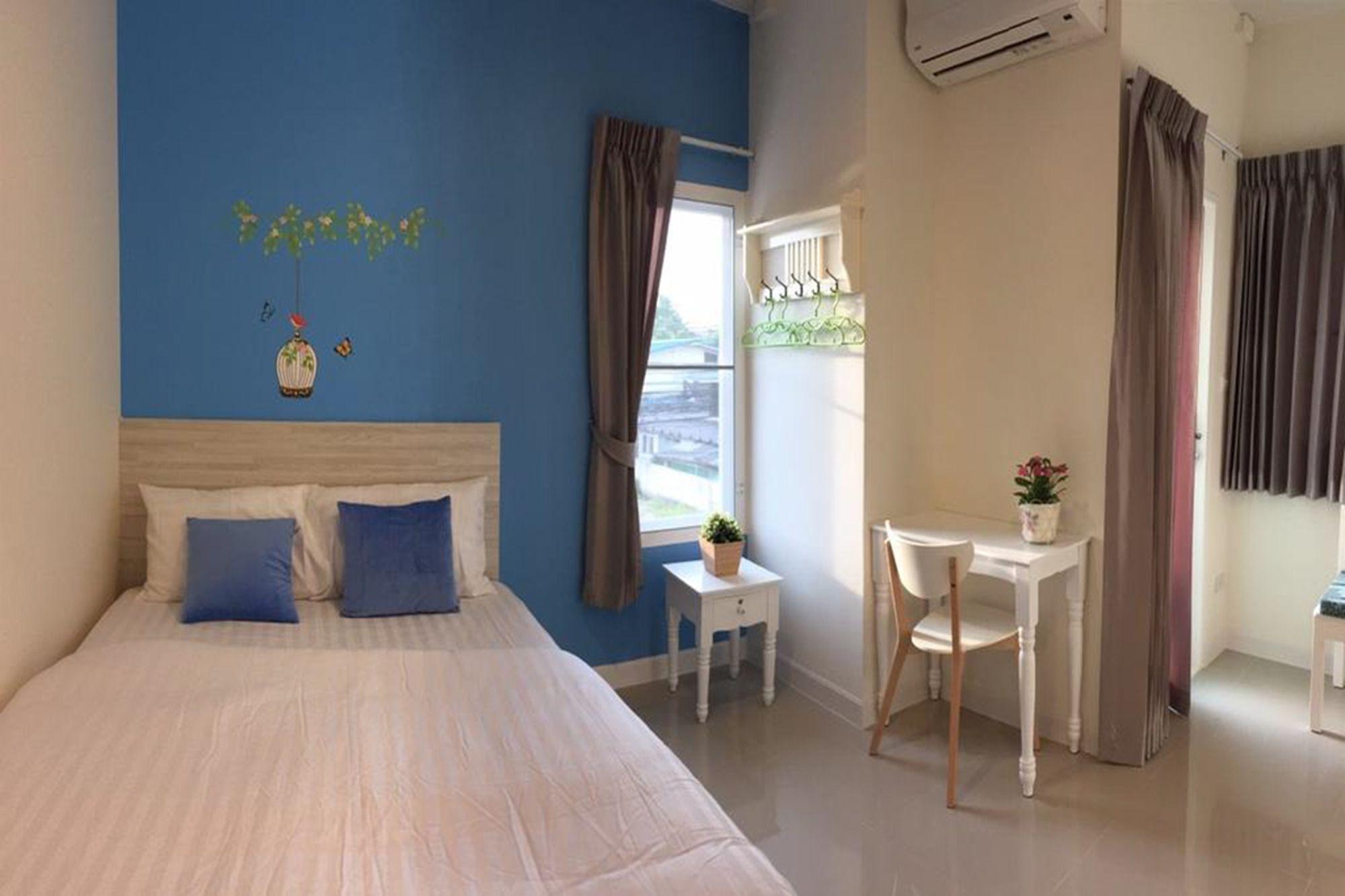 The Garden Living Hotel Банкок Екстериор снимка