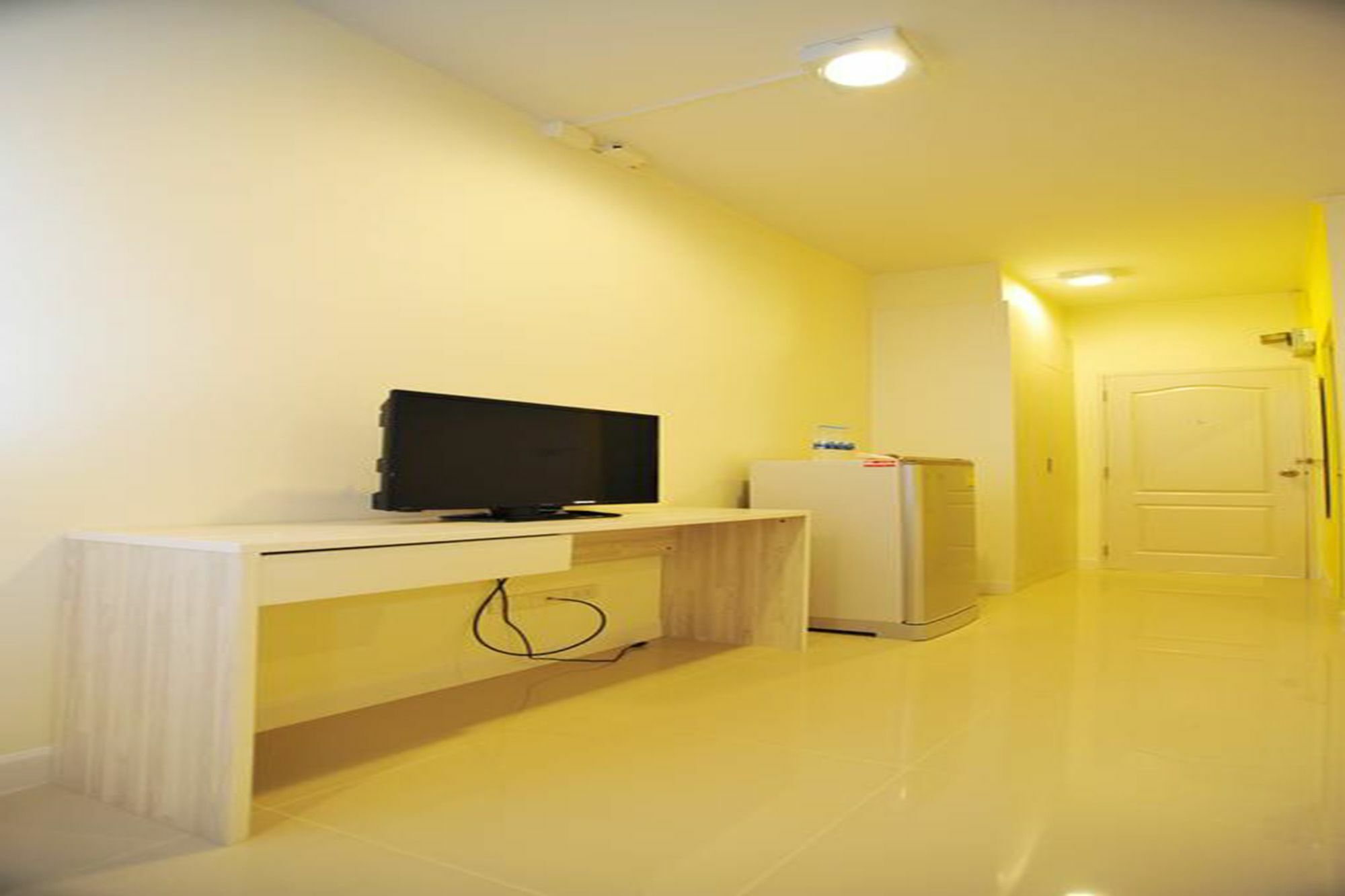 The Garden Living Hotel Банкок Екстериор снимка